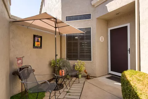 Exterior - 1109 Copper Cottage Ln, Modesto, CA 95355 photo 3 of 9