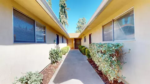 Entry Way - 1613 E Rumble Rd, Modesto, CA 95355 photo 2 of 2