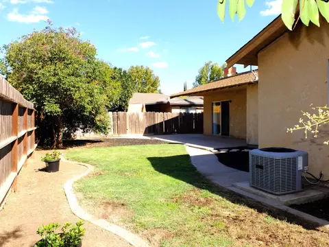 Exterior - 1813 Murrietta Ln, Modesto, CA 95355 photo 7 of 9
