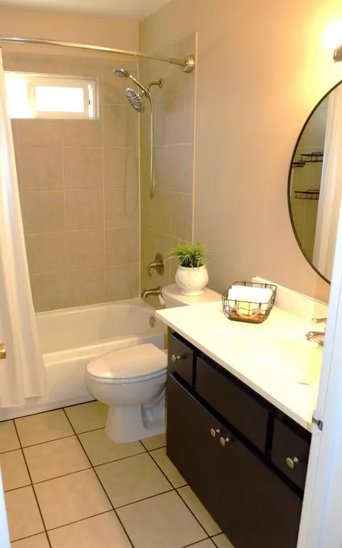Bath - 1813 Murrietta Ln, Modesto, CA 95355 photo 1 of 5