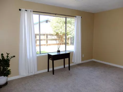 Living - 1813 Murrietta Ln, Modesto, CA 95355 photo 3 of 5