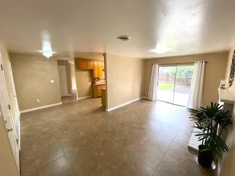 Living - 1813 Murrietta Ln, Modesto, CA 95355 photo 4 of 5
