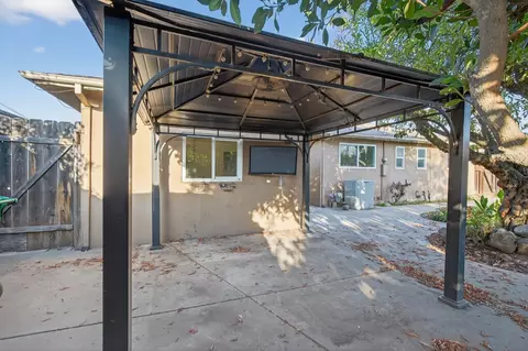 Exterior - 430 S Crescent Ave, Lodi, CA 95240 photo 9 of 10