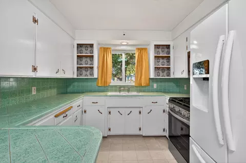 Kitchen - 430 S Crescent Ave, Lodi, CA 95240 photo 2 of 2