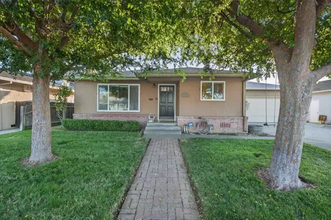 Exterior - 430 S Crescent Ave, Lodi, CA 95240 photo 2 of 10