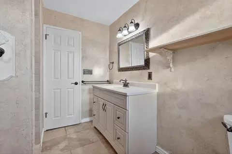 Bath - 430 S Crescent Ave, Lodi, CA 95240 photo 4 of 4