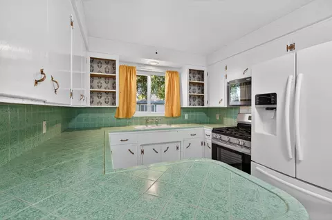 Kitchen - 430 S Crescent Ave, Lodi, CA 95240 photo 1 of 2