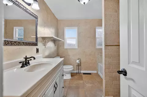 Bath - 430 S Crescent Ave, Lodi, CA 95240 photo 1 of 4