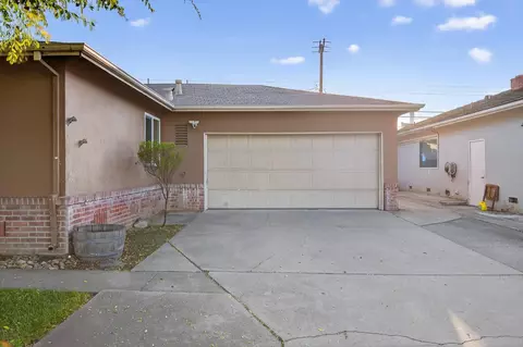 Exterior - 430 S Crescent Ave, Lodi, CA 95240 photo 3 of 10