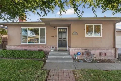 430 S Crescent Ave, Lodi, CA 95240