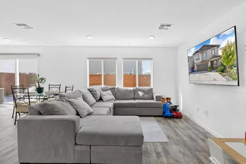 463 Half Dome Dr, Manteca, CA 95337 photo 5