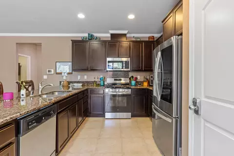 Entry Way - 15940 Crescent Park Cir, Lathrop, CA 95330 photo 3 of 5