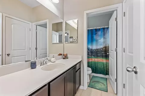 Bath - 15940 Crescent Park Cir, Lathrop, CA 95330 photo 5 of 5