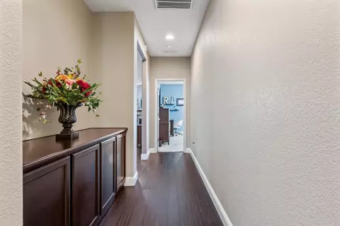 Entry Way - 15940 Crescent Park Cir, Lathrop, CA 95330 photo 5 of 5