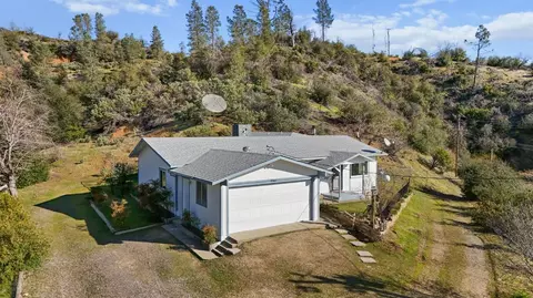 9504 Rattlesnake Ln, Redding, CA 96001 photo 1
