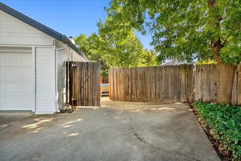 8610 Hackmore Ct, Antelope, CA 95843 photo 4