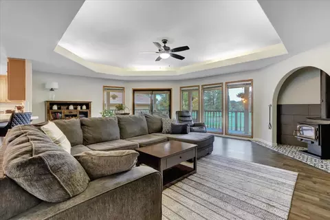 18098 Lake Forest Dr, Penn Valley, CA 95946