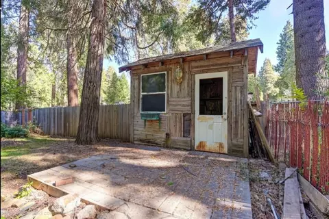 Exterior - 2889 Willow St, Pollock Pines, CA 95726 photo 11 of 14