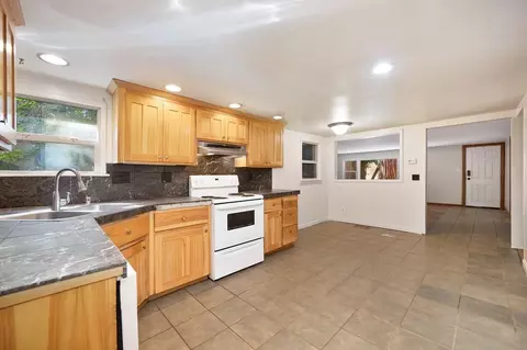 Kitchen - 2889 Willow St, Pollock Pines, CA 95726 photo 4 of 4