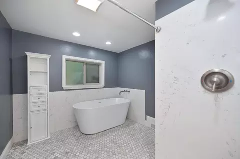 Bath - 2889 Willow St, Pollock Pines, CA 95726 photo 5 of 6