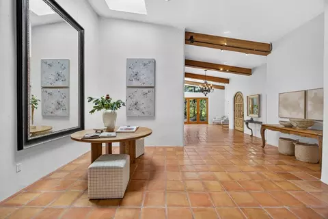 Entry Way - 6340 Rio Bonito Dr, Carmichael, CA 95608 photo 4 of 7