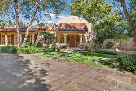 Exterior - 6340 Rio Bonito Dr, Carmichael, CA 95608 photo 4 of 24