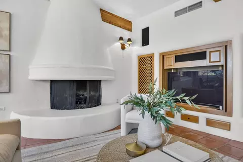 Living - 6340 Rio Bonito Dr, Carmichael, CA 95608 photo 4 of 8