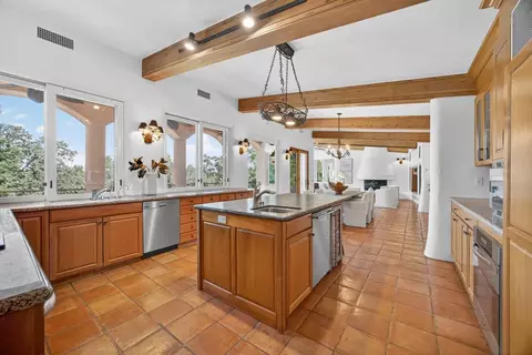 Kitchen - 6340 Rio Bonito Dr, Carmichael, CA 95608 photo 3 of 6