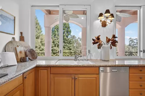 Kitchen - 6340 Rio Bonito Dr, Carmichael, CA 95608 photo 6 of 6