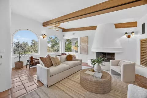Living - 6340 Rio Bonito Dr, Carmichael, CA 95608 photo 5 of 8