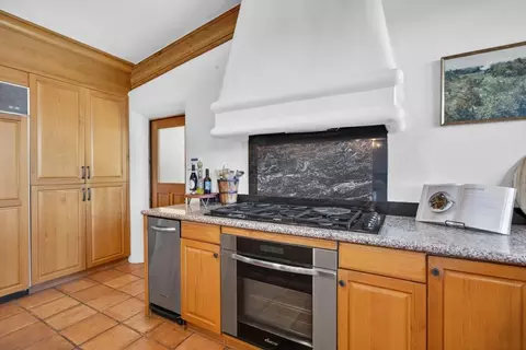 Kitchen - 6340 Rio Bonito Dr, Carmichael, CA 95608 photo 5 of 6