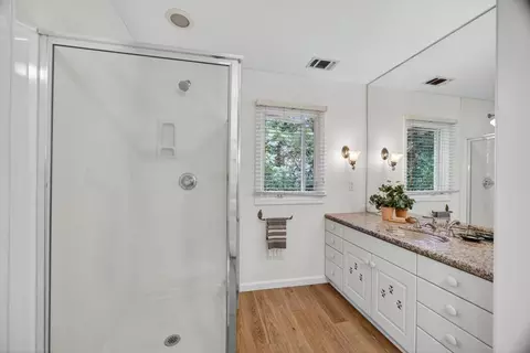 Bath - 6340 Rio Bonito Dr, Carmichael, CA 95608 photo 4 of 4