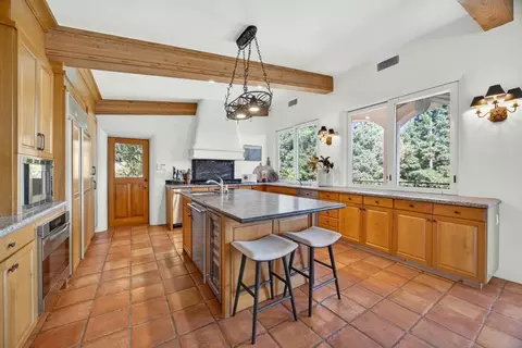 Kitchen - 6340 Rio Bonito Dr, Carmichael, CA 95608 photo 2 of 6