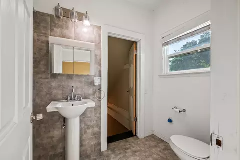 Bath - 14310 State Highway 160, Ryde, CA 95680 photo 1 of 5