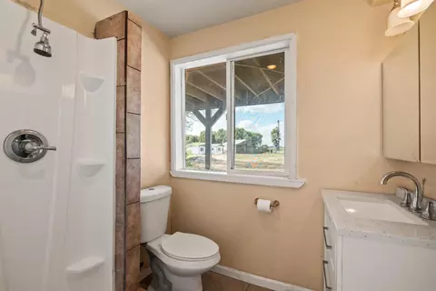 Bath - 14310 State Highway 160, Ryde, CA 95680 photo 5 of 5