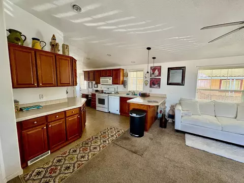 Kitchen - 4812 Mahi Mahi Dr, Modesto, CA 95357 photo 3 of 7