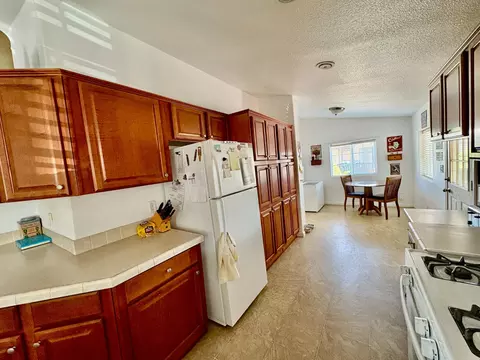 Kitchen - 4812 Mahi Mahi Dr, Modesto, CA 95357 photo 4 of 7
