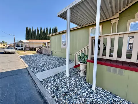 Exterior - 4812 Mahi Mahi Dr, Modesto, CA 95357 photo 4 of 10