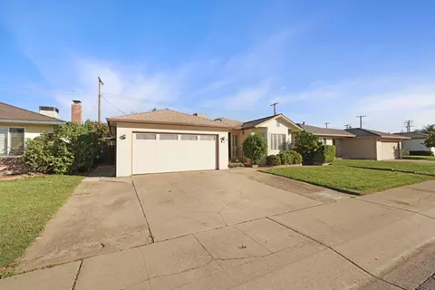 2107 Yosemite Dr, Lodi, CA 95242 photo 4
