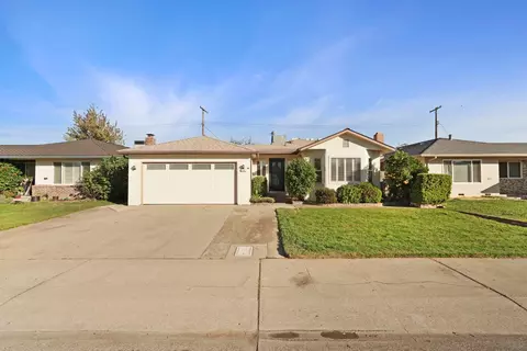 2107 Yosemite Dr, Lodi, CA 95242 photo 2