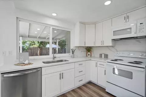 Kitchen - 2300 Dels Ln, Turlock, CA 95382 photo 1 of 3