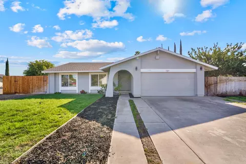 Exterior - 2300 Dels Ln, Turlock, CA 95382 photo 2 of 8