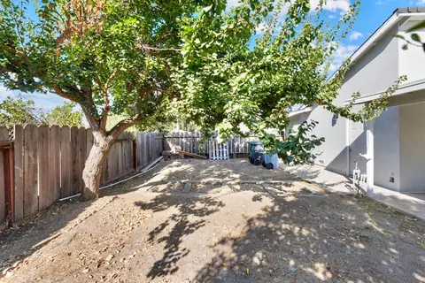 Exterior - 2300 Dels Ln, Turlock, CA 95382 photo 3 of 8