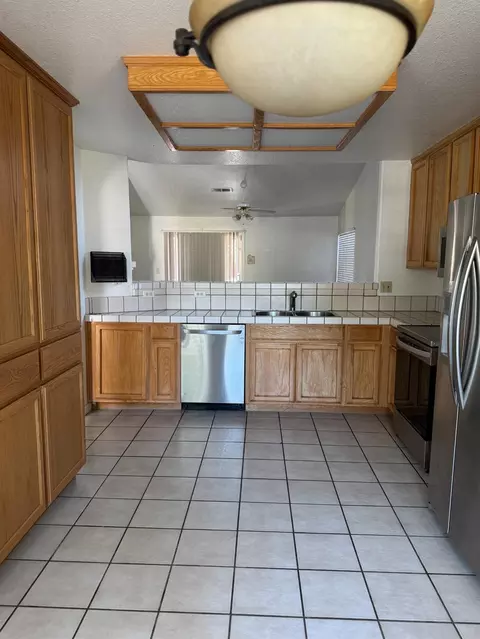 Kitchen - 4004 Shiprock Dr, Modesto, CA 95355 photo 2 of 6