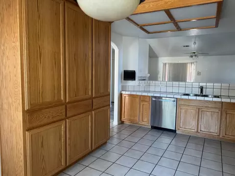 Kitchen - 4004 Shiprock Dr, Modesto, CA 95355 photo 3 of 6