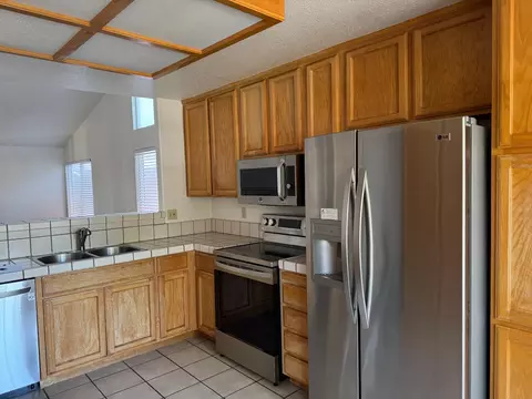 Kitchen - 4004 Shiprock Dr, Modesto, CA 95355 photo 5 of 6