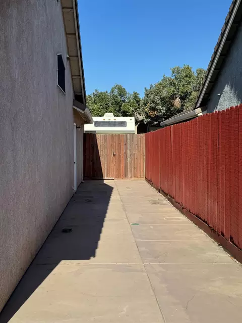 Exterior - 4004 Shiprock Dr, Modesto, CA 95355 photo 6 of 7