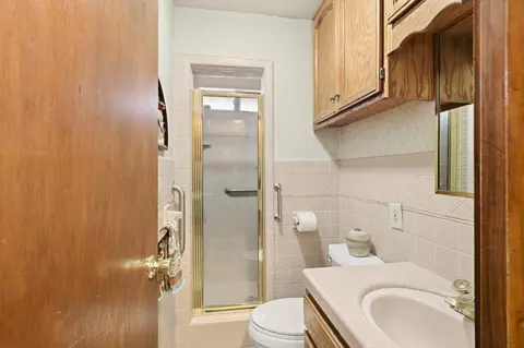 Bath - 1110 V St, Merced, CA 95341 photo 1 of 9