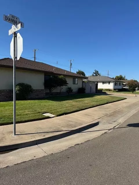 805 S Crescent Ave, Lodi, CA 95240 photo 2
