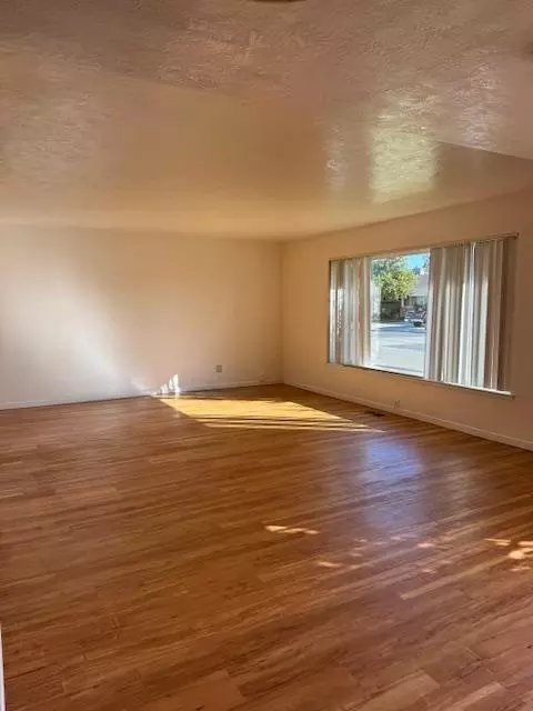 805 S Crescent Ave, Lodi, CA 95240 photo 3